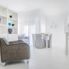 Отель White Stylish Apartments 2, фото 2
