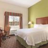 Отель Hampton Inn & Suites Greenfield, фото 4