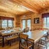 Отель Mountain View Lodge 8 Bedroom Home with Hot Tub в Гатлинберге