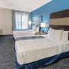 Отель La Quinta Inn & Suites by Wyndham Phoenix I-10 West, фото 18