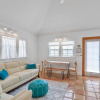 Отель Sarasota, Fl Bungalow Bright & Breezy Coastal Vibes - 10 Mins To White Sand Beaches 2 Bedroom Home b, фото 5