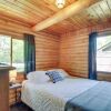 Отель Peaceful Breezy Point Cabin: 1 Mi to Beach!, фото 3