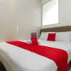Отель RedDoorz near Nagoya Hill, фото 3