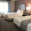 Отель La Quinta Inn & Suites by Wyndham Wichita Airport, фото 45