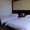Отель White Goose Hotel, фото 1