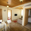 Отель Three Palms Suites, фото 1