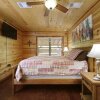 Отель Misty Pines 3 Bedroom Cabin by Redawning, фото 5
