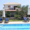 Отель Superior 2-brm Villa, Ideal Locale,300m From Beach, фото 8