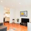 Отель South Quay Apartments Canary Wharf в Лондоне