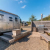 Отель Hart's Camp Airstream Hotel & RV Park, фото 1