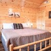 Отель Luxurious Family Friendly Cabin, фото 2