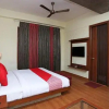 Отель OYO 13602 Hotel The Town House, фото 4