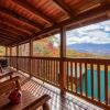 Отель Enchanted View Lodge 3 Bedroom Cabin by Redawning в Гатлинберге