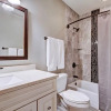 Отель Main Street  2 Bedroom Townhouse by RedAwning, фото 8