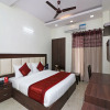 Отель Oyo 12471 Sks Premium, фото 15