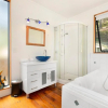 Отель The Big Round Window - Raglan Holiday Home, фото 4
