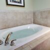 Отель Cobblestone Inn & Suites - Schuyler, фото 16