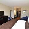 Отель Cornerstone Inn & Suites, фото 1