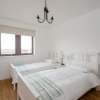 Отель Spacious Flat In Stockbridge, фото 3