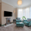 Отель Spacious two Bedroom Maisonette With Private Garden in Balham by Underthedoormat, фото 6