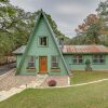 Отель A-frame Cottage w/ Deck ~ 5 Mi to Lake Bastrop!, фото 26