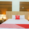 Отель OYO 3803 Hotel Wonojati Syariah Malang, фото 6