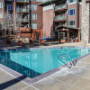 Отель Juniper Springs Lodge 539 Deluxe Condo Great Complex Amenities near Ski-In Ski-Out by RedAwning, фото 1