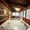 Отель Leave the Stress Behind!- Private hot Tub, pet and Motorcycle Friendly, let Peace and Nature Surroun, фото 11