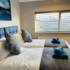 Отель Beautiful 4-bed House in Birmingham Airport NEC, фото 3