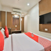 Отель OYO 13562 G K Convention Hall, фото 11