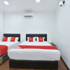 Отель OYO 90869 Hotel Madeena Inn, фото 7