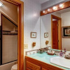 Отель Skidder Trail Bear Lodge at Northstar - 5 Br Home, фото 18