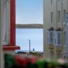 Отель Caldey Bay Apartment - Lovely Sea Views, фото 1