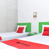 Отель RedDoorz near Hartono Mall, фото 12