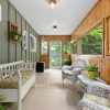 Отель Bear Essentials Lakefront Hideaway, фото 7
