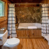 Отель Cozy ‘Grey Fox’ Cabin Between Boone & Blowing Rock, фото 11