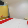 Отель RedDoorz @ Taman Galaxy Bekasi, фото 5