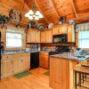 Отель The Sugar Shack - One Bedroom Cabin, фото 6