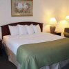 Отель Quality Inn & Suites Tarpon Springs South в Палм-Харборе