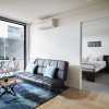 Отель Sleek Arthouse Apartment With Pool Close to City, фото 3