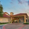 Отель La Quinta Inn & Suites by Wyndham USF (Near Busch Gardens) в Тампе