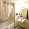 Отель Rodeway Inn & Suites, фото 9