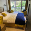Отель Beautiful 2-bed Lodge Sandyballs, Pet Friendly, фото 4