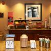 Отель Hampton Inn & Suites Burlington, фото 14