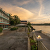 Отель Indy Waterfront Resort, фото 1