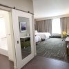 Отель Hampton Inn & Suites Dallas Market Center, фото 40