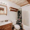 Отель 67mf- Hot Tub - Pets Ok - Bbq - Sleeps 5 3 Bedroom Home by RedAwning, фото 6