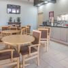 Отель Econo Lodge Inn & Suites City Centre, фото 13