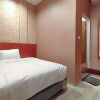 Отель RedDoorz Plus @ Jalan Letda Sujono Medan 2, фото 9