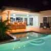 Отель Stylish 3 Bedroom w/ Covered BBQ Area by the Pool, фото 12